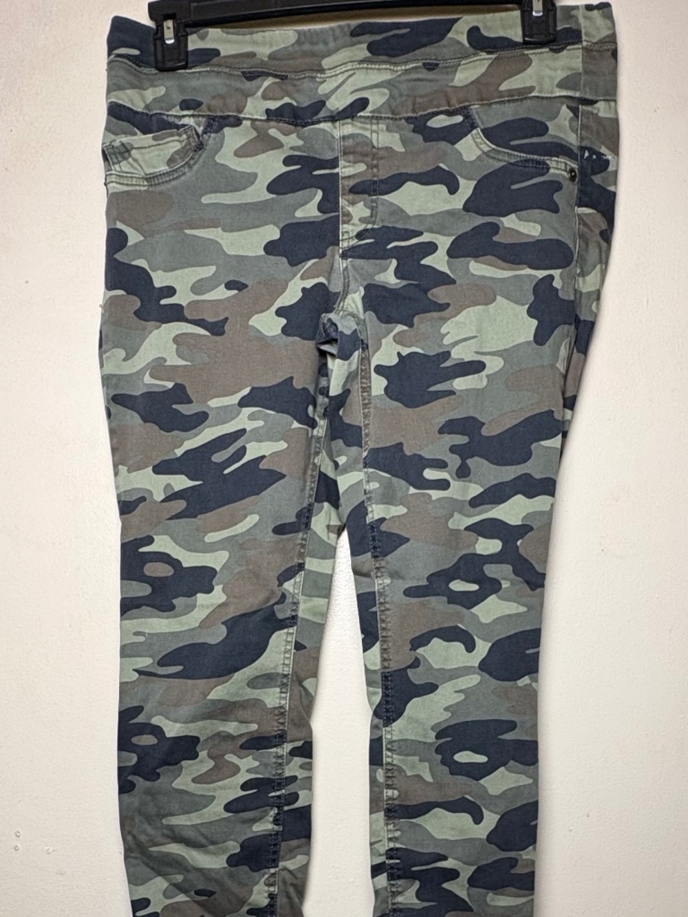 reCreation Camo Capri Pants Size 10